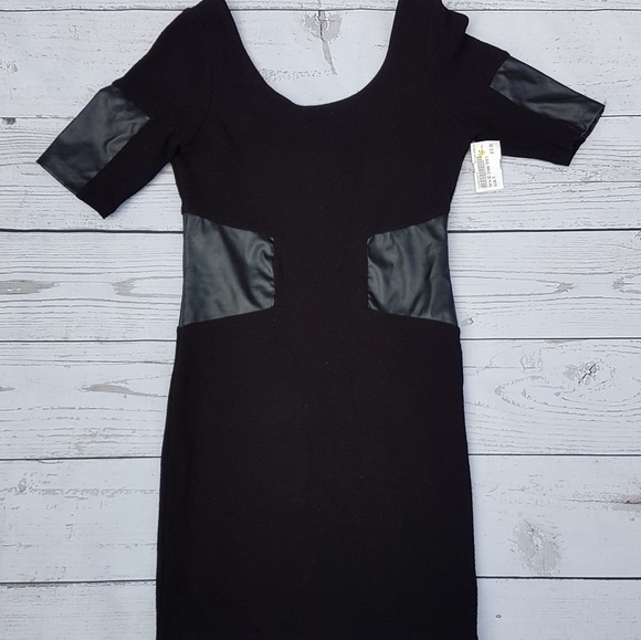 Zara Dresses & Skirts - Zara bodycon dress with gold zipper
